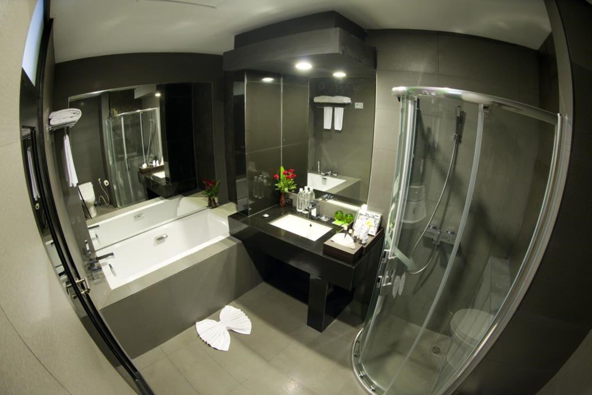 Avenue 64 Hotel Янгон Экстерьер фото