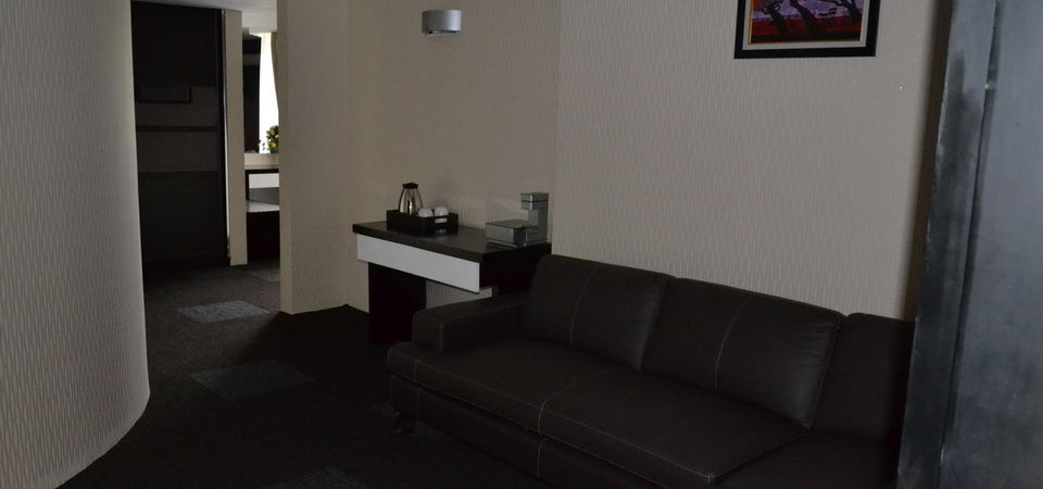 Avenue 64 Hotel Янгон Экстерьер фото