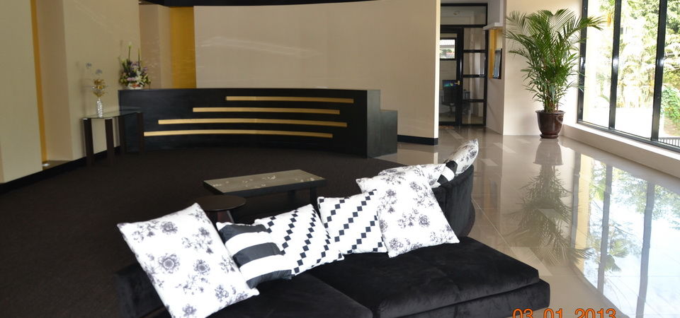 Avenue 64 Hotel Янгон Экстерьер фото