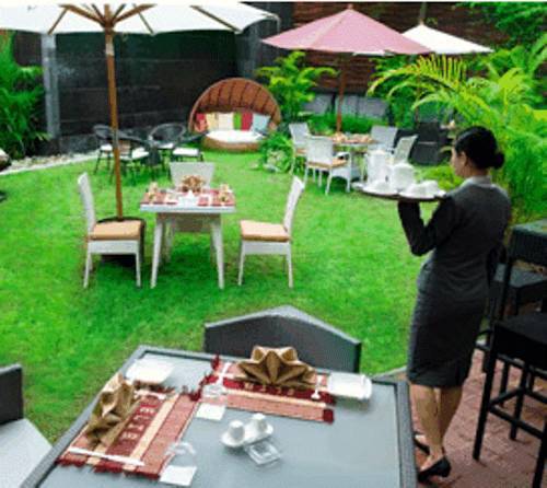 Avenue 64 Hotel Янгон Экстерьер фото