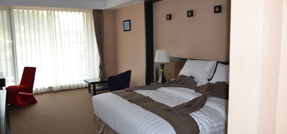 Avenue 64 Hotel Янгон Экстерьер фото